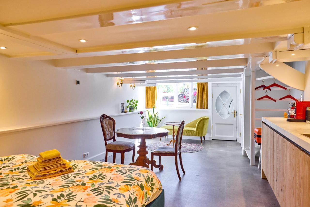 Studio Next To Skinny Bridge Near Rembrandtsquare อัมสเตอร์ดัม ภายนอก รูปภาพ